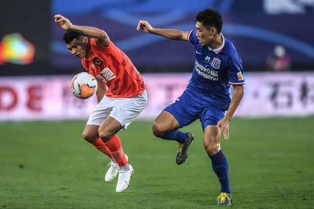 恩瓦内里晒照纪念收获英超处子球